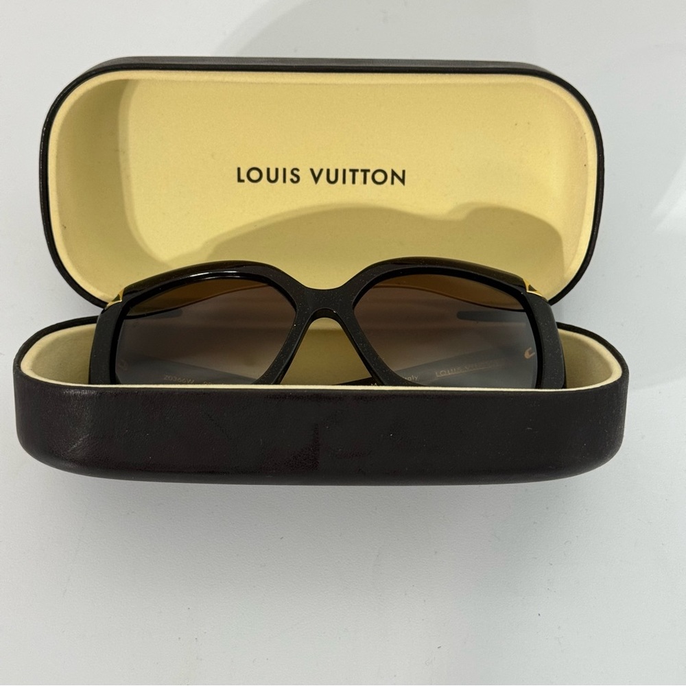 Louis Vuitton Hortensia Square Sunglasses Z0366W Z0366W flame 14.5 Temple 13.5cm